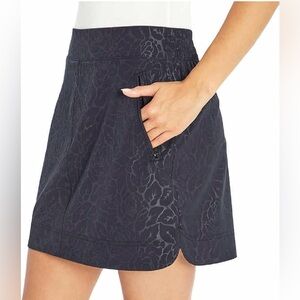 Orvis Women's Embossed Pull-On Travel Skort
